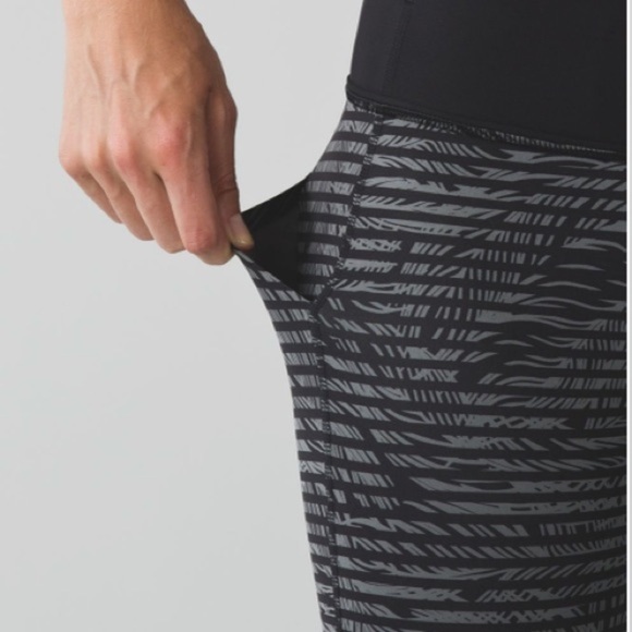 Lululemon Pace Rival Crop *Full-On Luxtreme size 4 - Picture 4 of 9